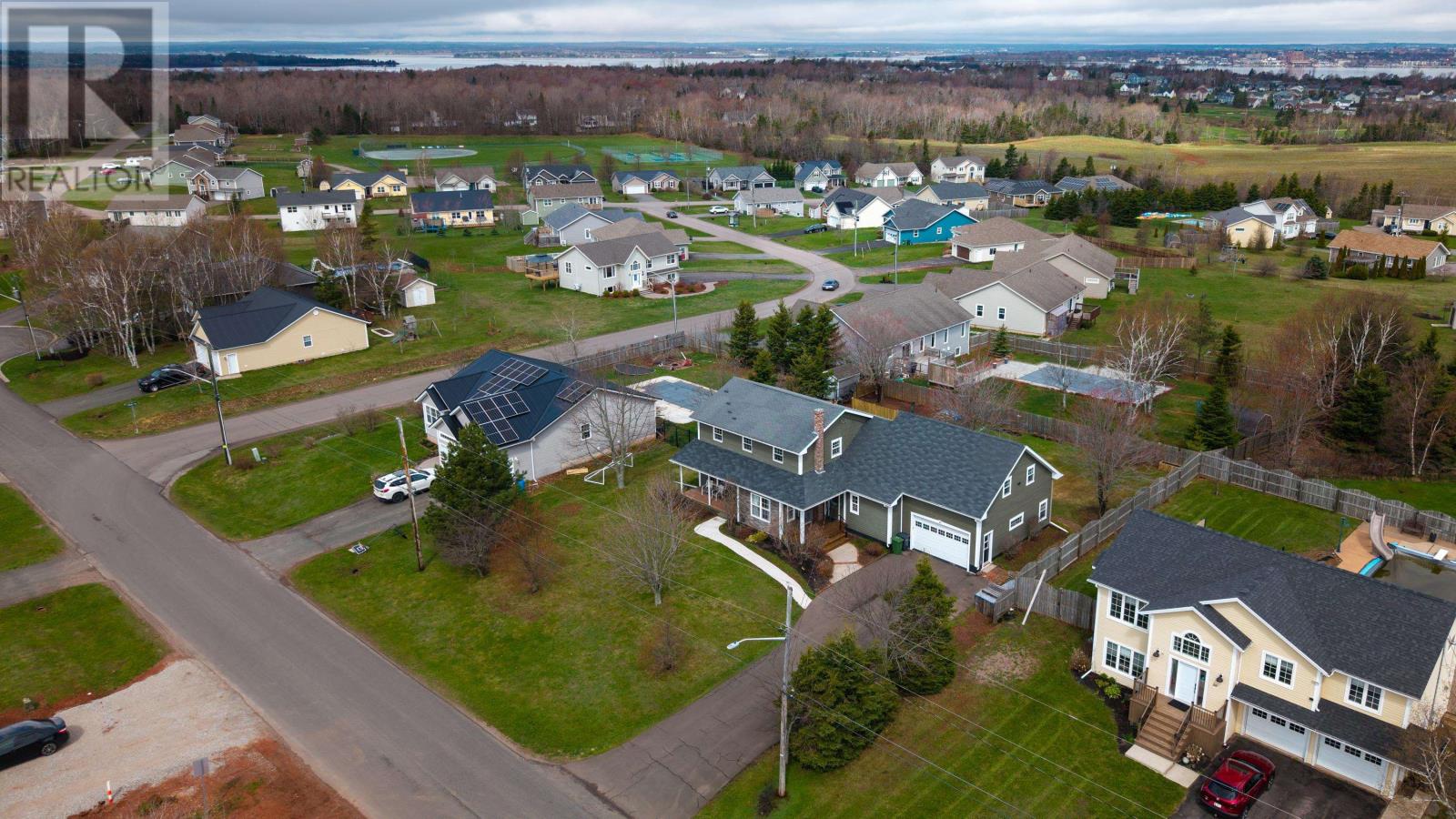 41 Governors Lane, Stratford, Prince Edward Island  C1B 1M2 - Photo 2 - 202610404