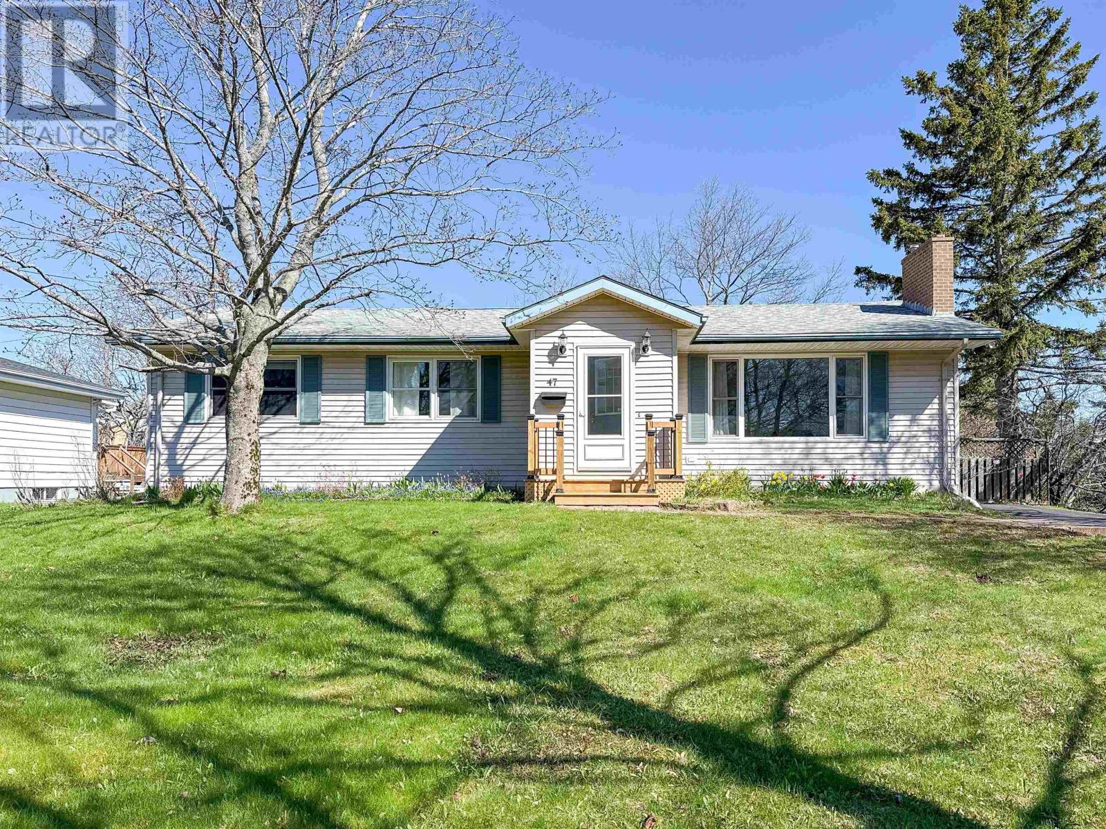 47 Emerald Drive, Charlottetown, Prince Edward Island  C1A 2Y5 - Photo 1 - 202610415