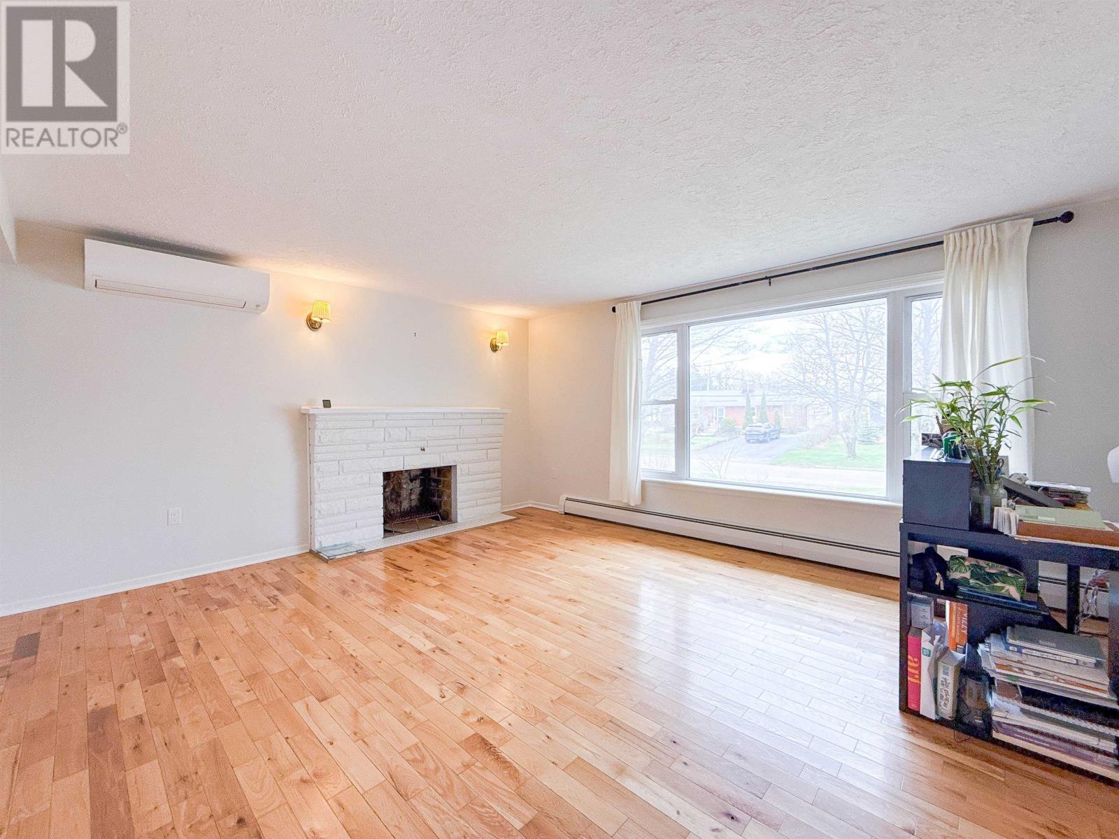 47 Emerald Drive, Charlottetown, Prince Edward Island  C1A 2Y5 - Photo 5 - 202610415