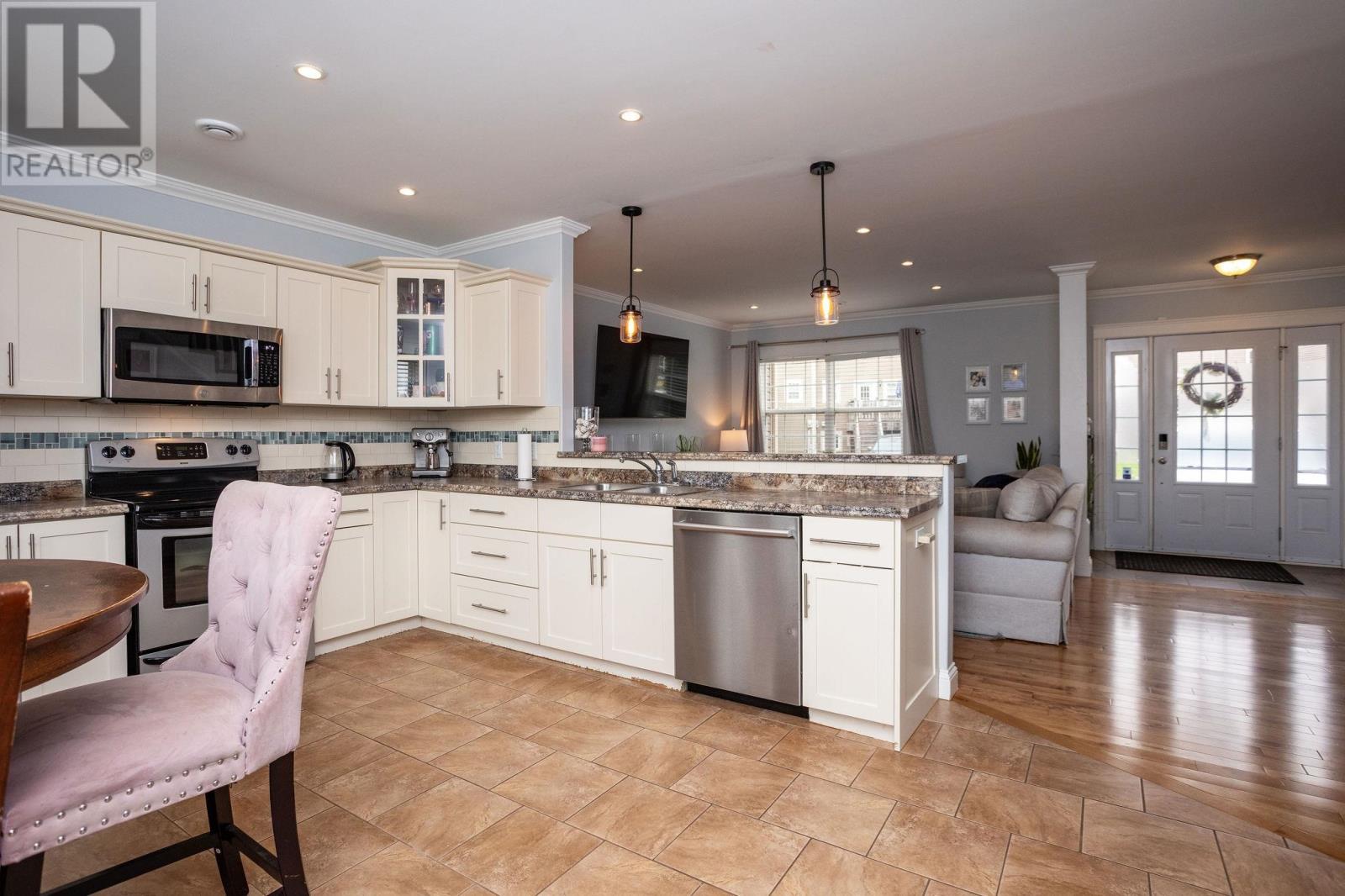 17 Cameron Heights, Stratford, Prince Edward Island  C1B 0A8 - Photo 9 - 202610441