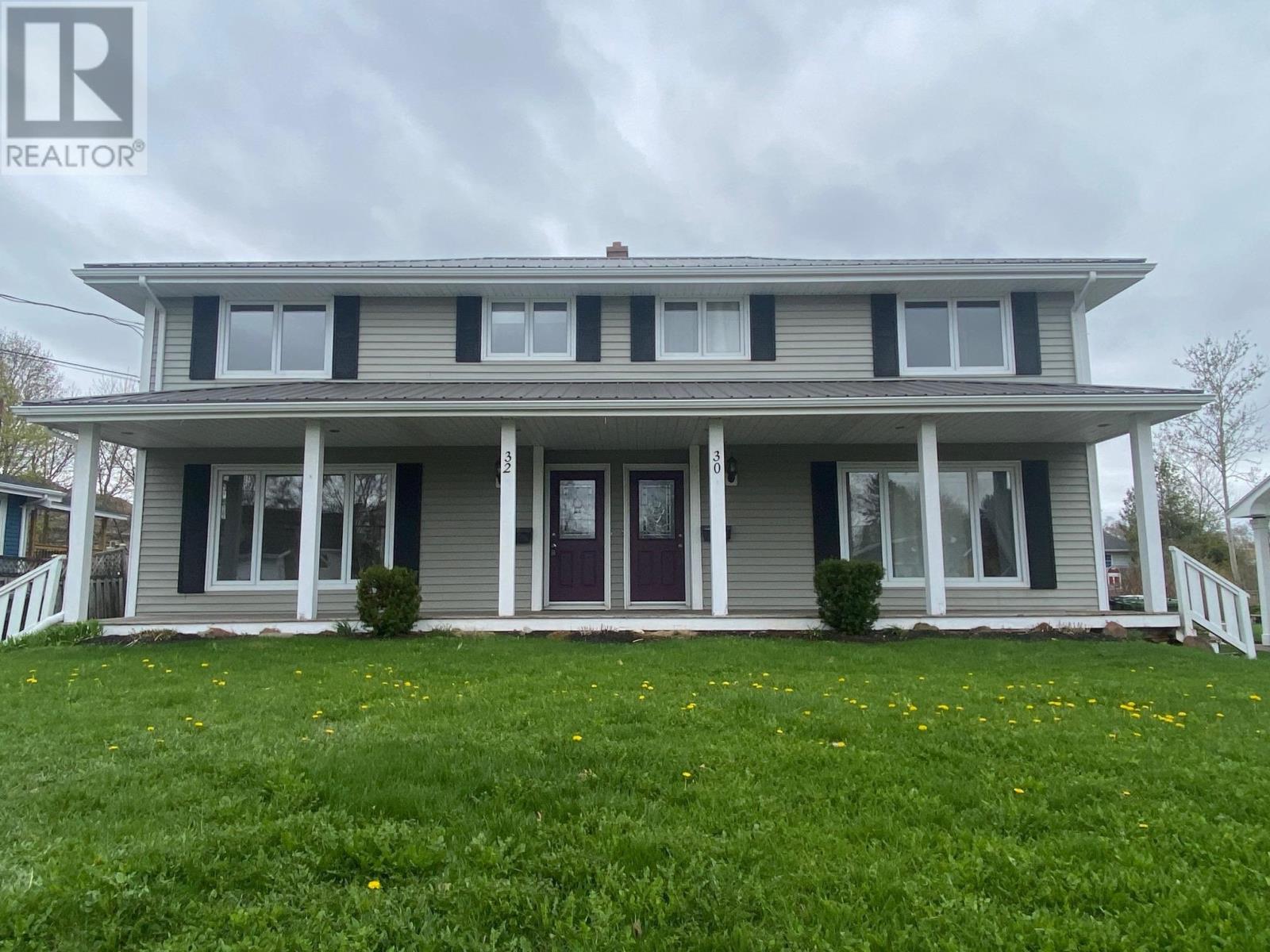 30-32 Colonel Gray Drive, Charlottetown, Prince Edward Island  C1A 2S7 - Photo 2 - 202610450