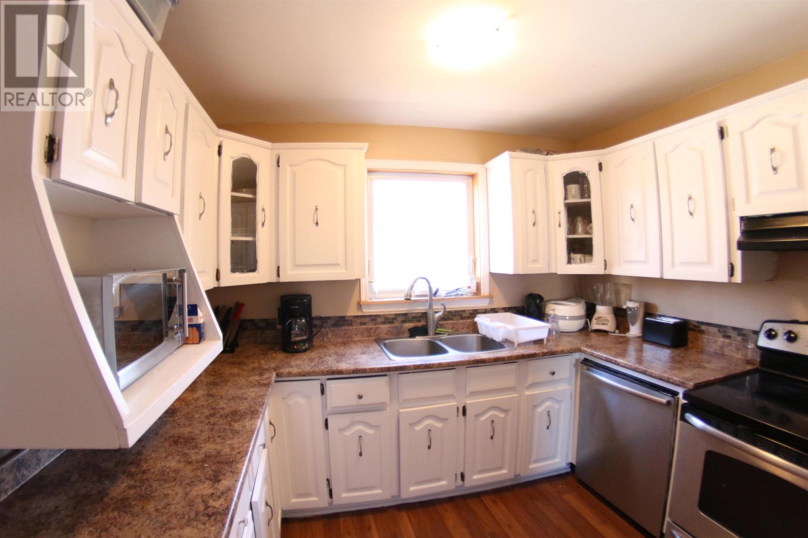 32 Dawson Court, Charlottetown, Prince Edward Island  C1A 8T1 - Photo 2 - 202610511