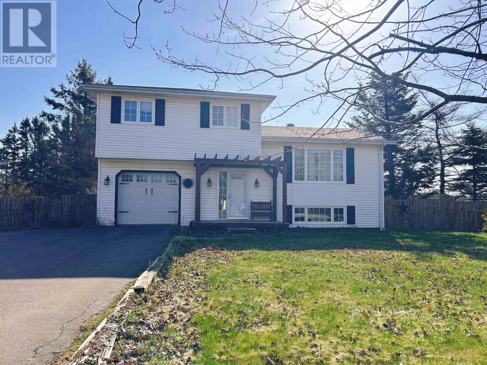 990 Fort Augustus Road, Stratford, Prince Edward Island  C1B 3N4 - Photo 1 - 202610681