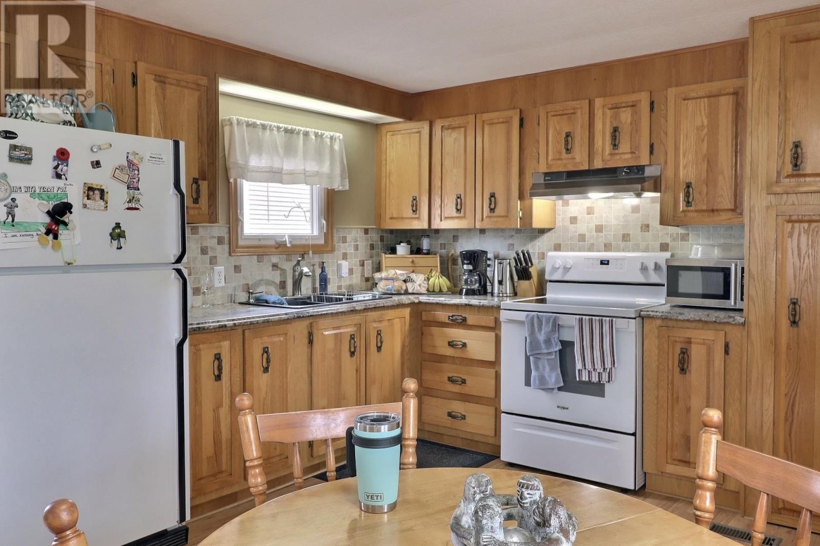 37 Park Avenue, Charlottetown, Prince Edward Island  C1A 6R4 - Photo 3 - 202611113
