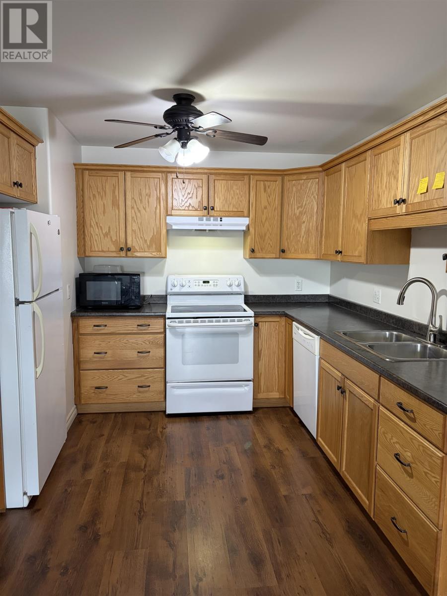 7 2 Elena Court, Charlottetown, Prince Edward Island  C1C 0B2 - Photo 2 - 202611291