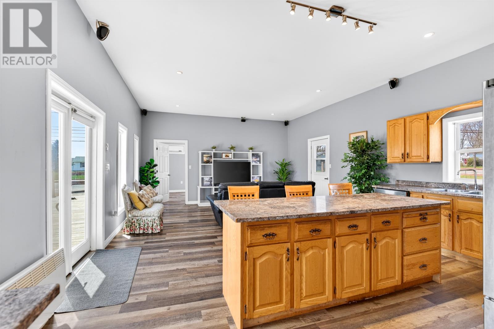 197 Main Street, Mount Stewart, Prince Edward Island  C0A 1T0 - Photo 8 - 202611323