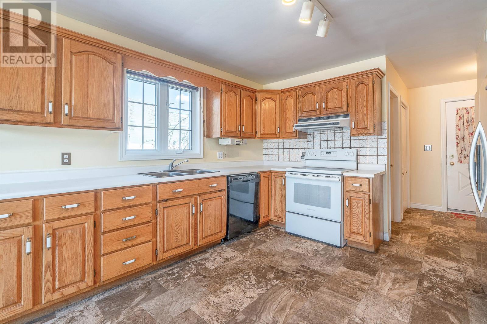 22 Doc Blanchard Crescent, Charlottetown, Prince Edward Island  C1A 9K2 - Photo 14 - 202611359