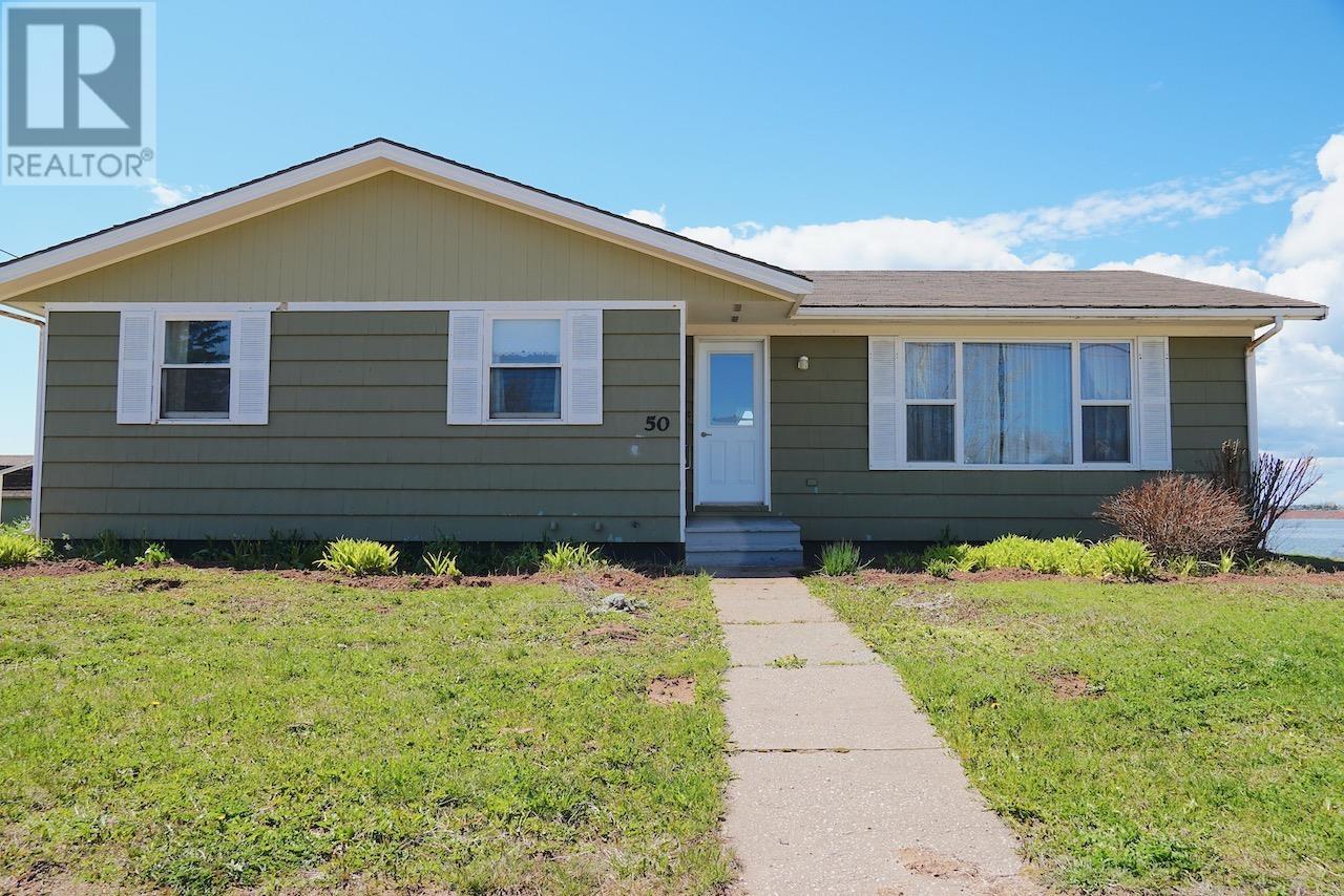 50 Main Street, Souris, Prince Edward Island  C0A 2B0 - Photo 3 - 202611666