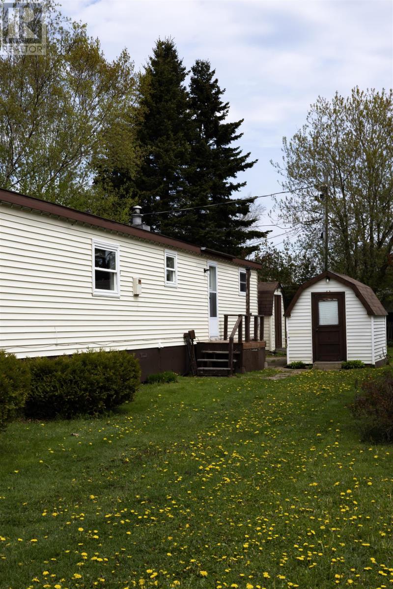 11 Manor Drive, Charlottetown, Prince Edward Island  C1A 6R2 - Photo 4 - 202611752