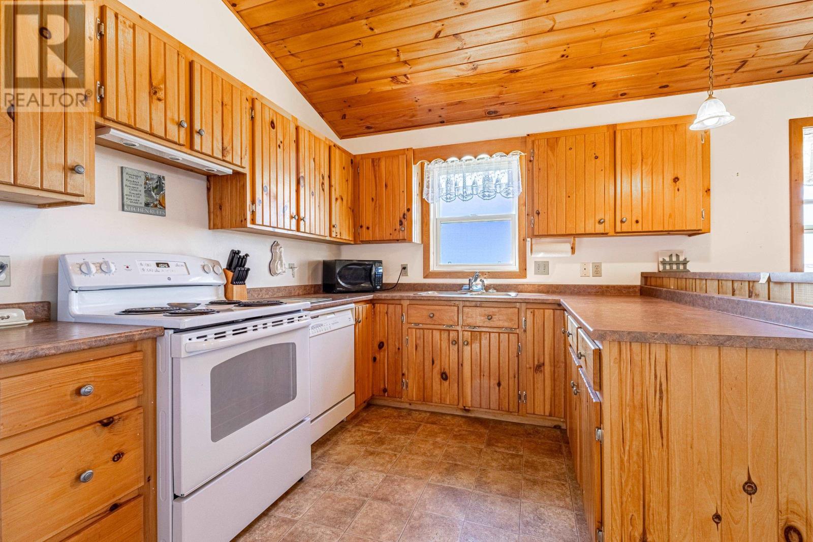 212 Basinview Crescent, Darnley, Prince Edward Island  C0B 1M0 - Photo 16 - 202611825