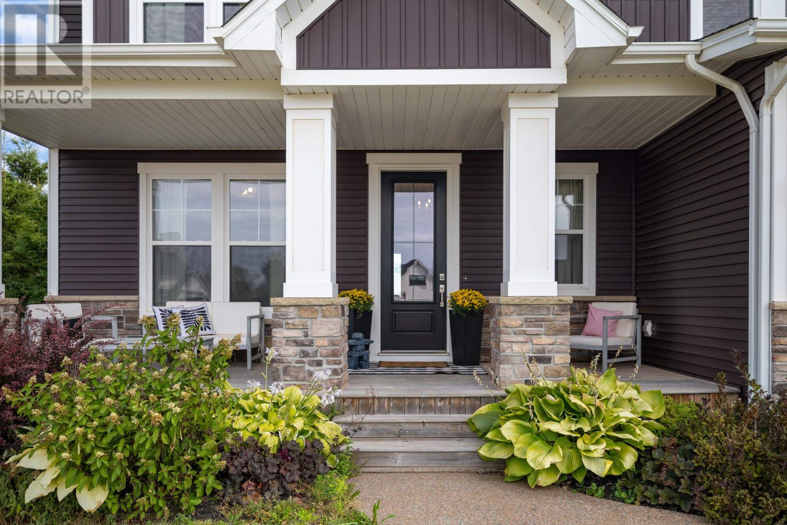 14 Craigavon Court, Stratford, Prince Edward Island  C1B 4C4 - Photo 3 - 202612725