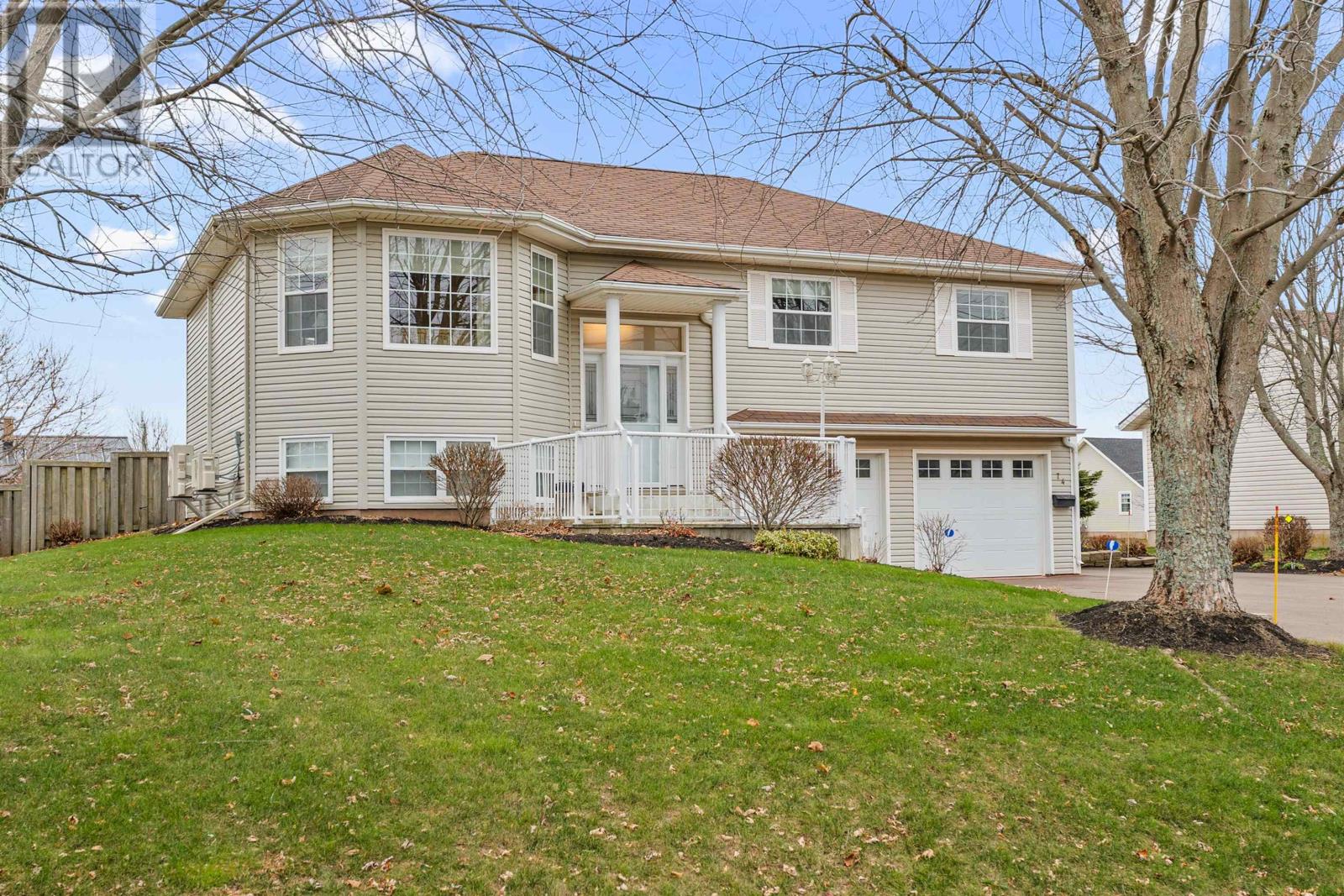 74 Hillside Drive, Summerside, Prince Edward Island  C1N 6K3 - Photo 4 - 202612811