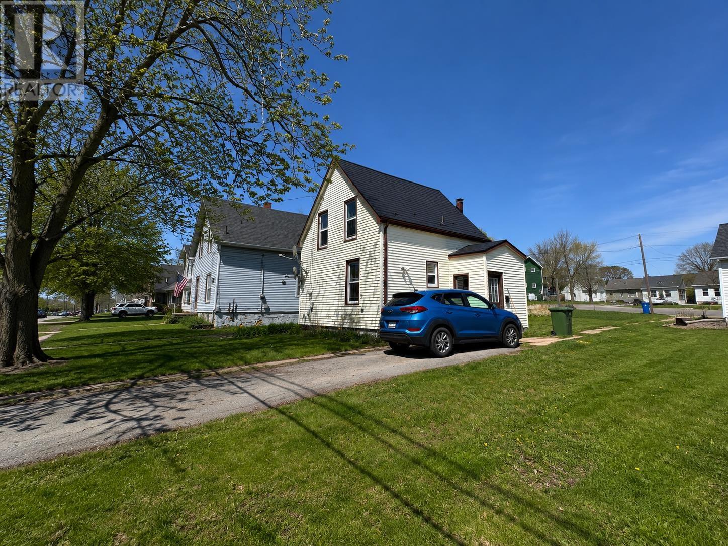 161 Hanover Street, Summerside, Prince Edward Island  C1N 1E5 - Photo 2 - 202612818