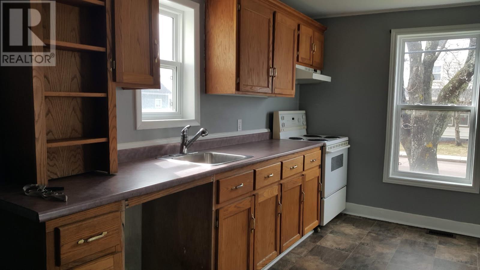 161 Hanover Street, Summerside, Prince Edward Island  C1N 1E5 - Photo 4 - 202612818