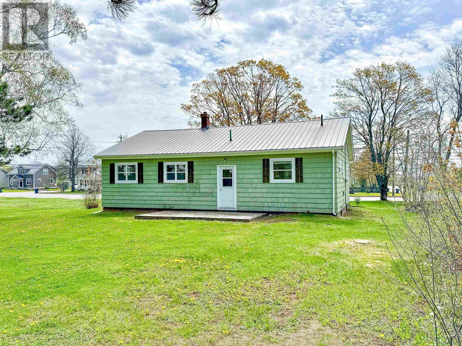 207 Belvedere Avenue, Charlottetown, Prince Edward Island  C1A 2E2 - Photo 22 - 202612922