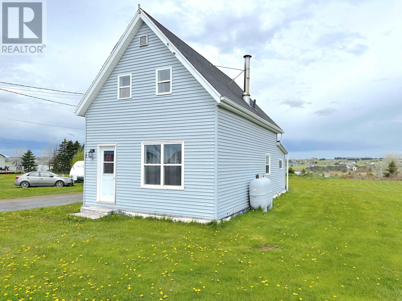 17 Paquet Avenue, Souris, Prince Edward Island  C0A 2B0 - Photo 1 - 202613025