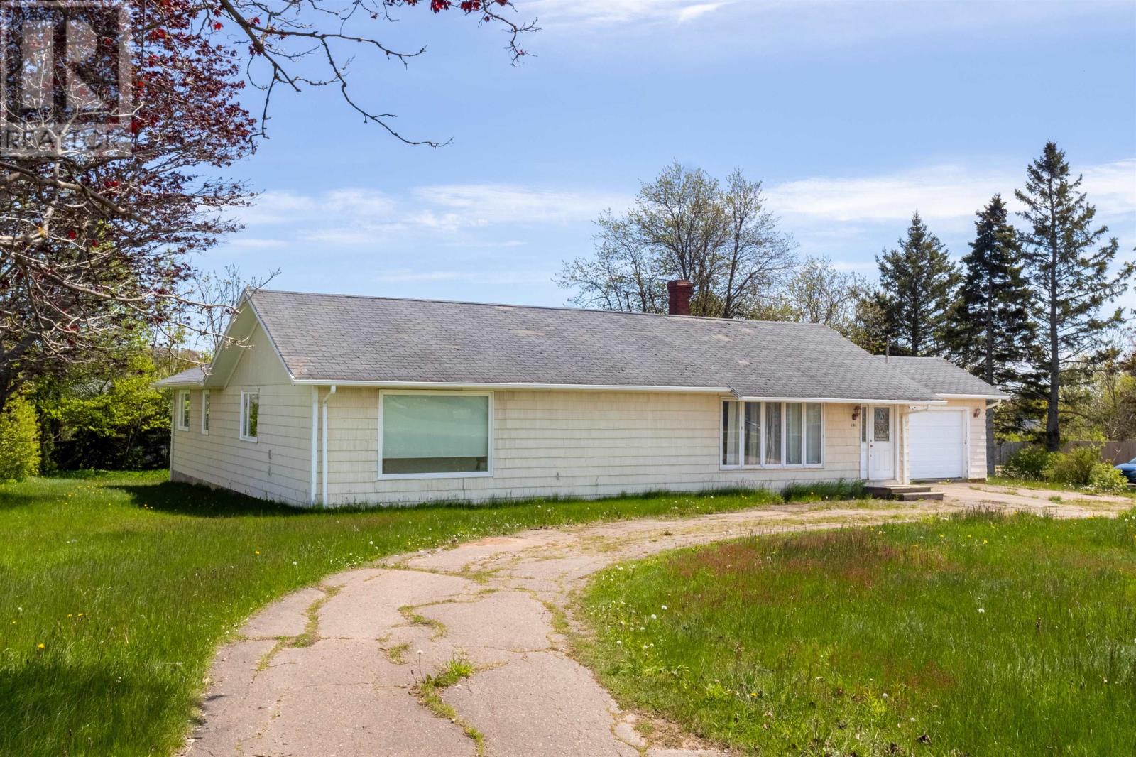 649 Main Street, Cornwall, Prince Edward Island  C0A 1H1 - Photo 4 - 202613425