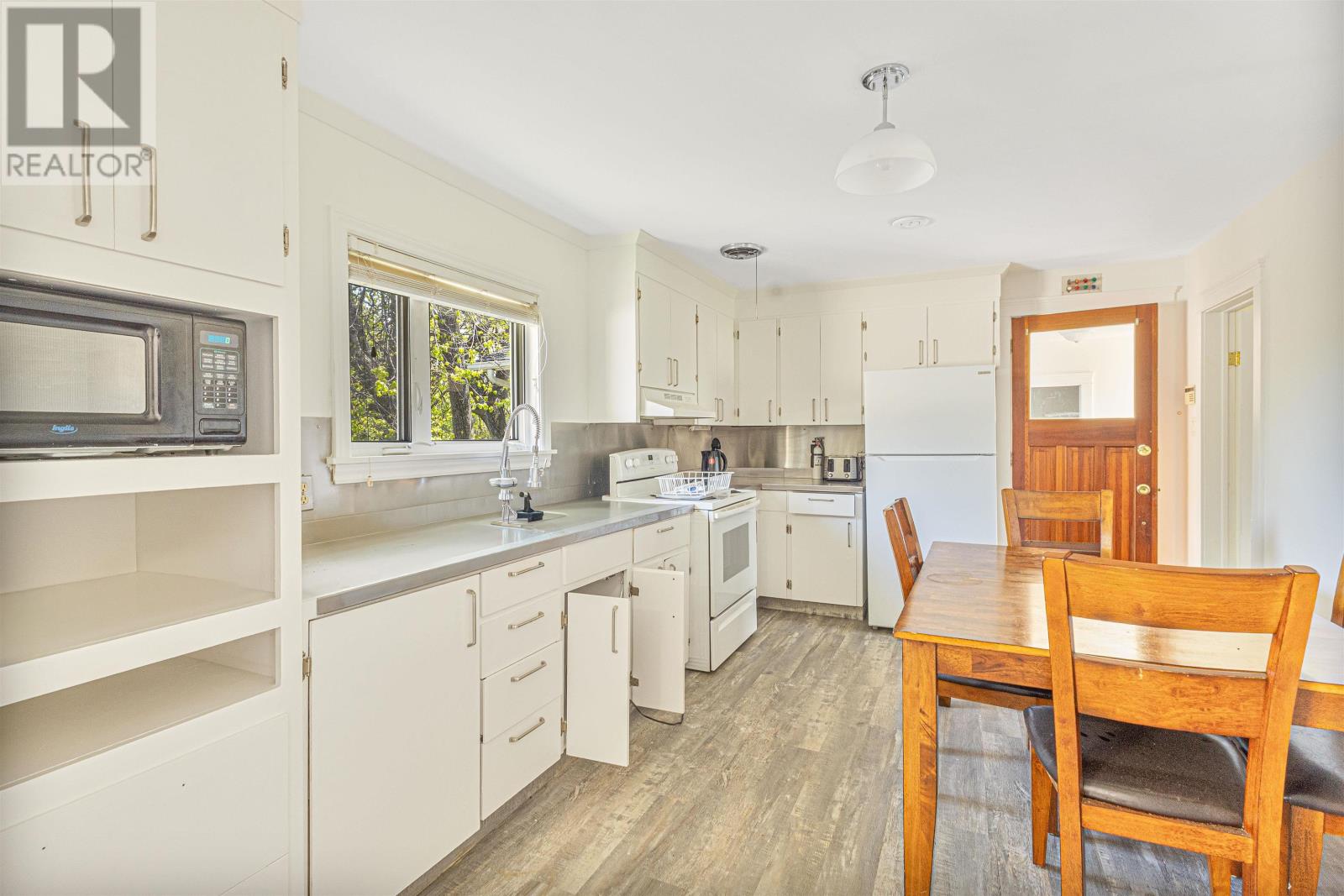 649 Main Street, Cornwall, Prince Edward Island  C0A 1H1 - Photo 8 - 202613425