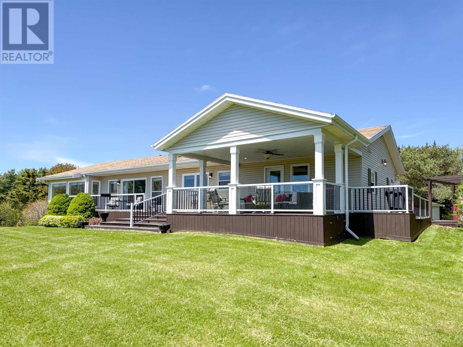 12 Lighthouse Lane, Stratford, Prince Edward Island  C1B 2N9 - Photo 3 - 202613459