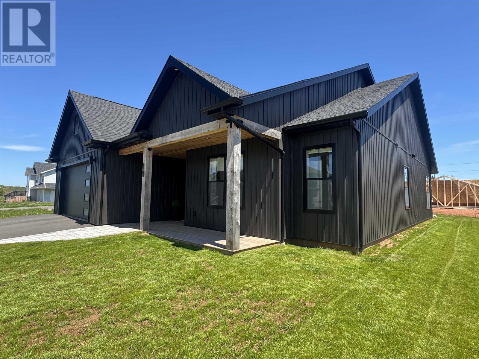 18 Neill Drive, Charlottetown, Prince Edward Island  C1A 9B2 - Photo 3 - 202613499