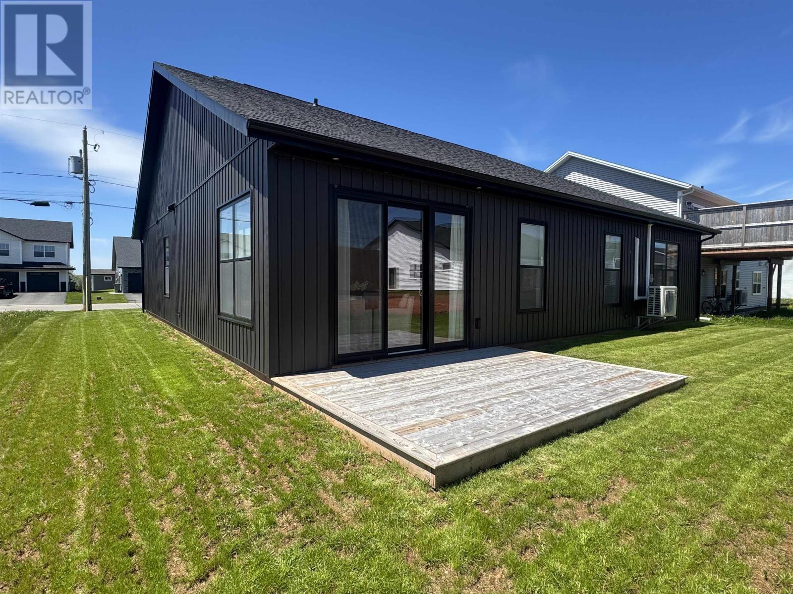 18 Neill Drive, Charlottetown, Prince Edward Island  C1A 9B2 - Photo 4 - 202613499