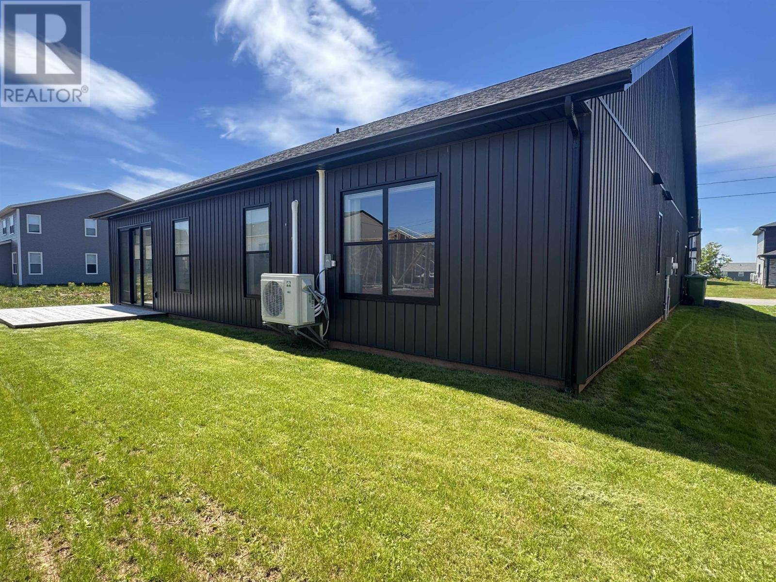 18 Neill Drive, Charlottetown, Prince Edward Island  C1A 9B2 - Photo 5 - 202613499