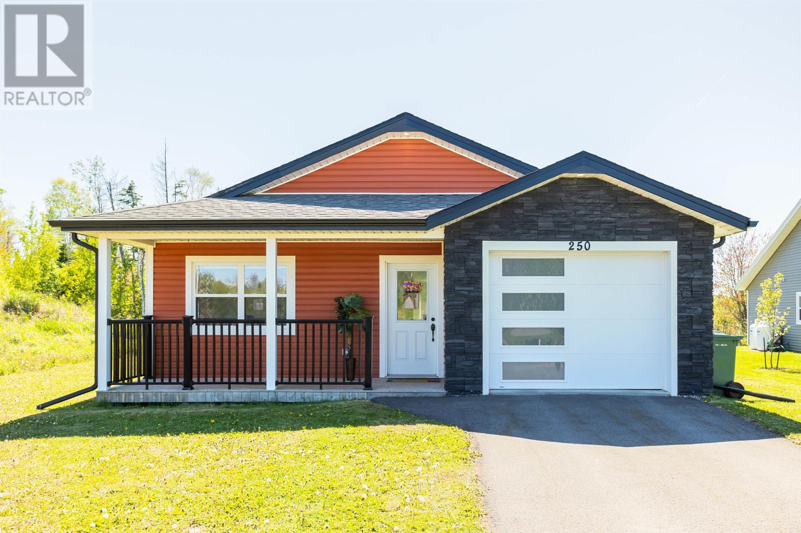 250 Hollis Avenue, Stratford, Prince Edward Island  C1B 4E9 - Photo 1 - 202613567