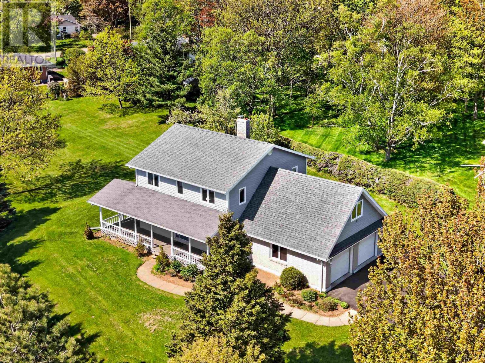 23 Hillside Drive, Charlottetown, Prince Edward Island  C1A 6H9 - Photo 2 - 202613593