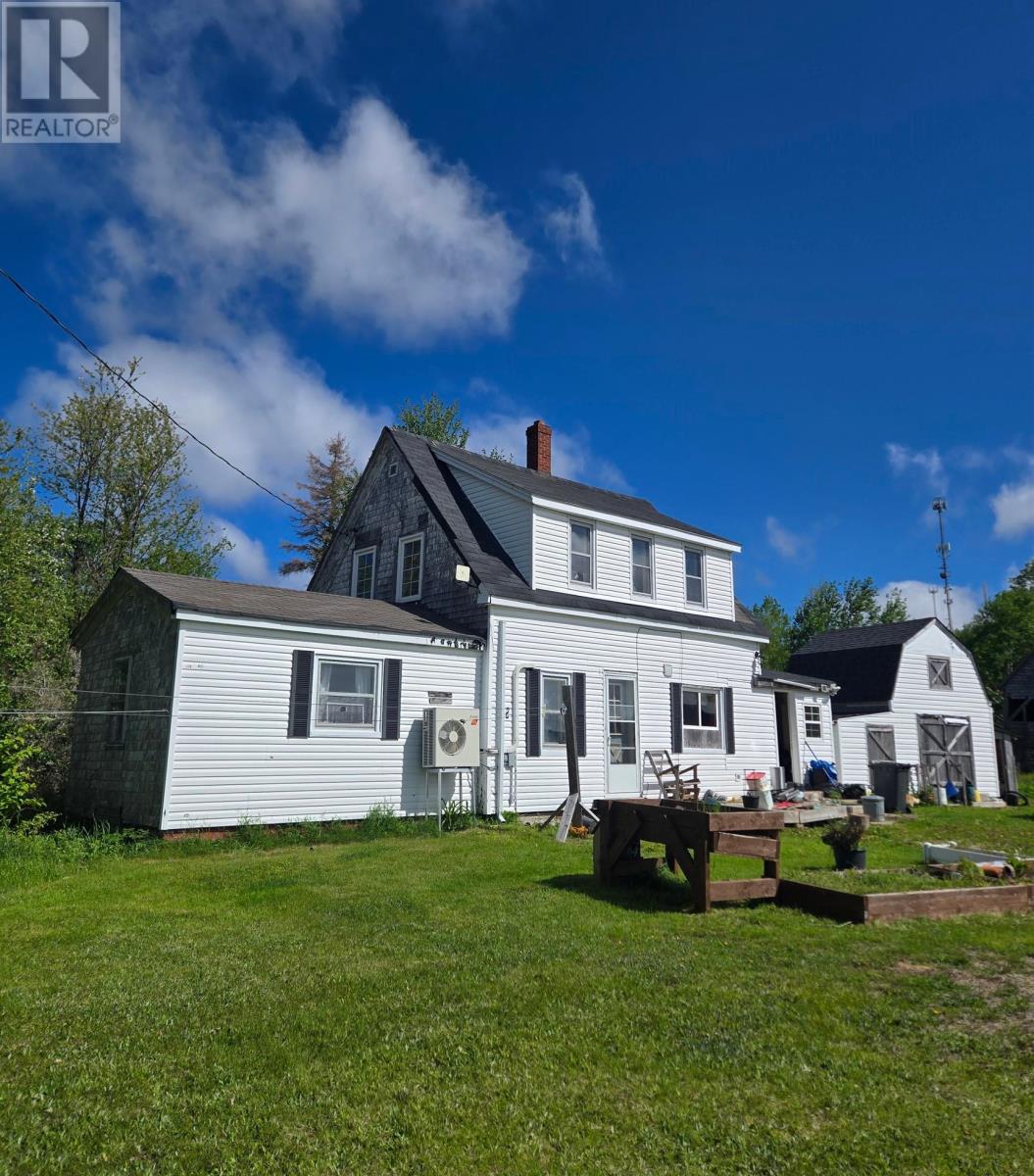 564 Hon J Angus Maclean Road, Caledonia, Prince Edward Island  C0A 1A0 - Photo 5 - 202613624