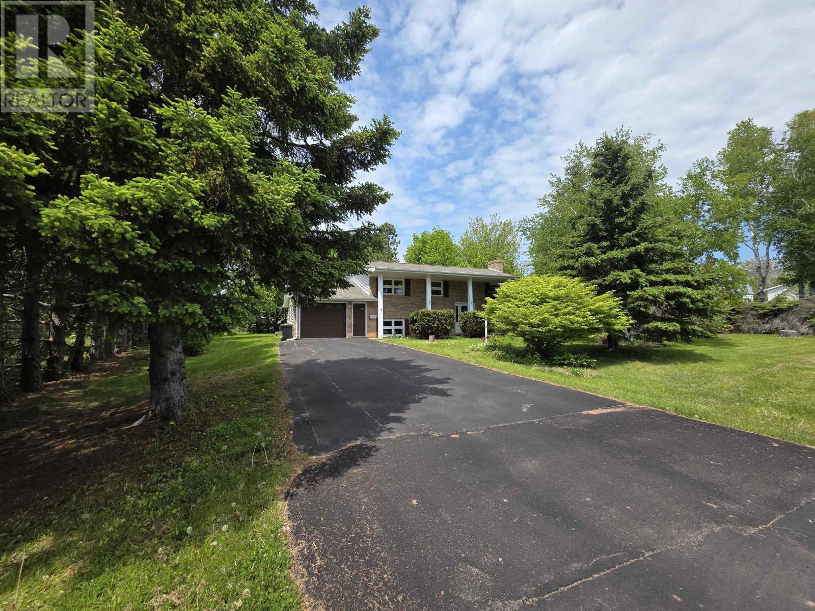 7 Crestview Drive, Charlottetown, Prince Edward Island  C1E 1N4 - Photo 33 - 202613653