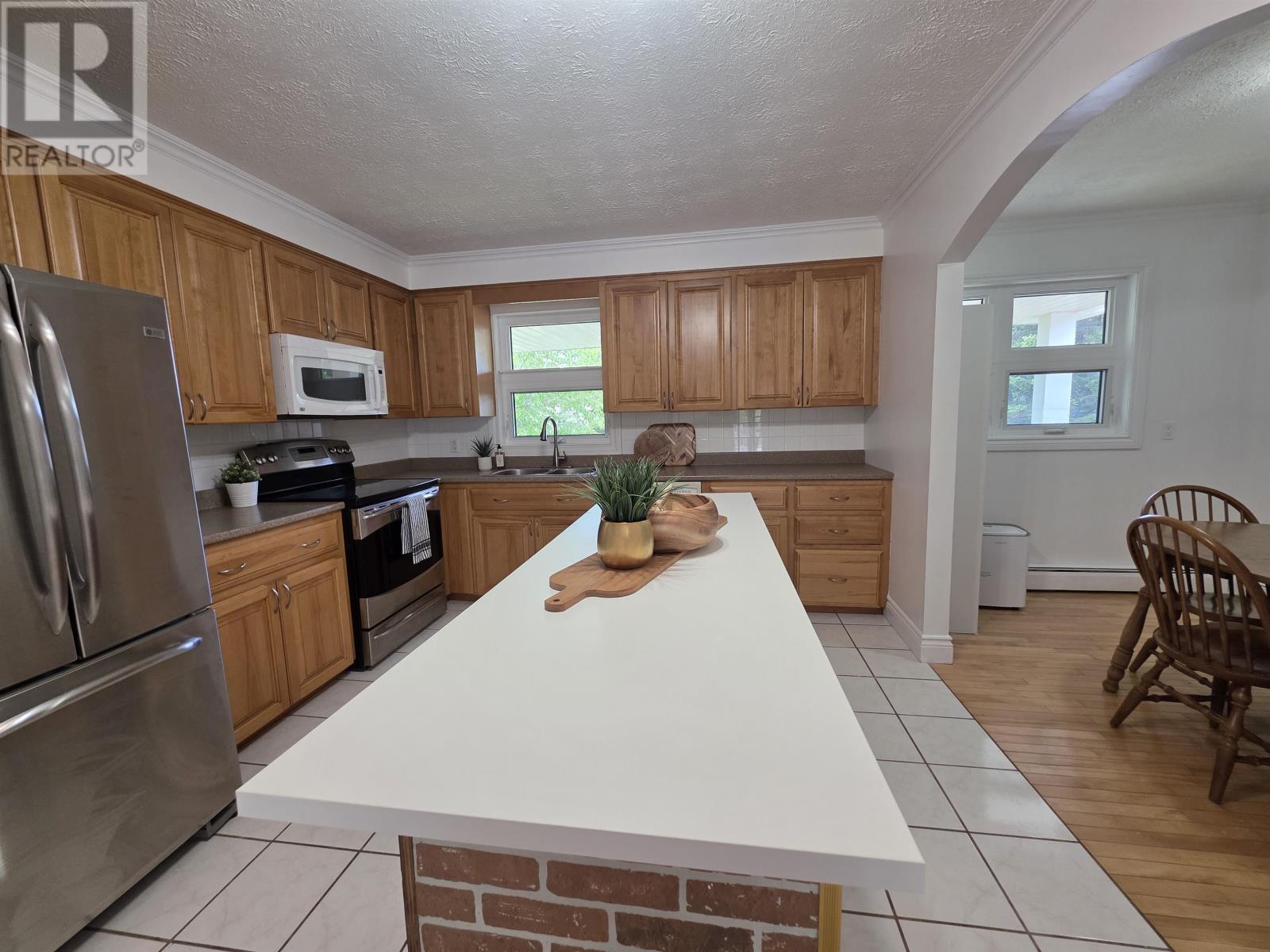 7 Crestview Drive, Charlottetown, Prince Edward Island  C1E 1N4 - Photo 5 - 202613653