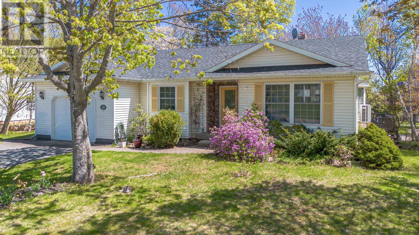 38 Forest Drive, Charlottetown, Prince Edward Island  C1E 1W9 - Photo 1 - 202613657