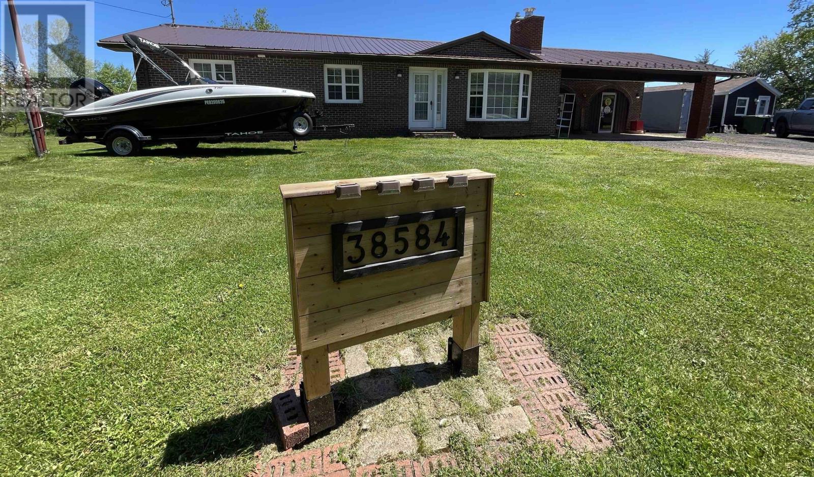 38584 Route 2 Western Road, Bloomfield Corner, Prince Edward Island  C0B 1B0 - Photo 3 - 202613816