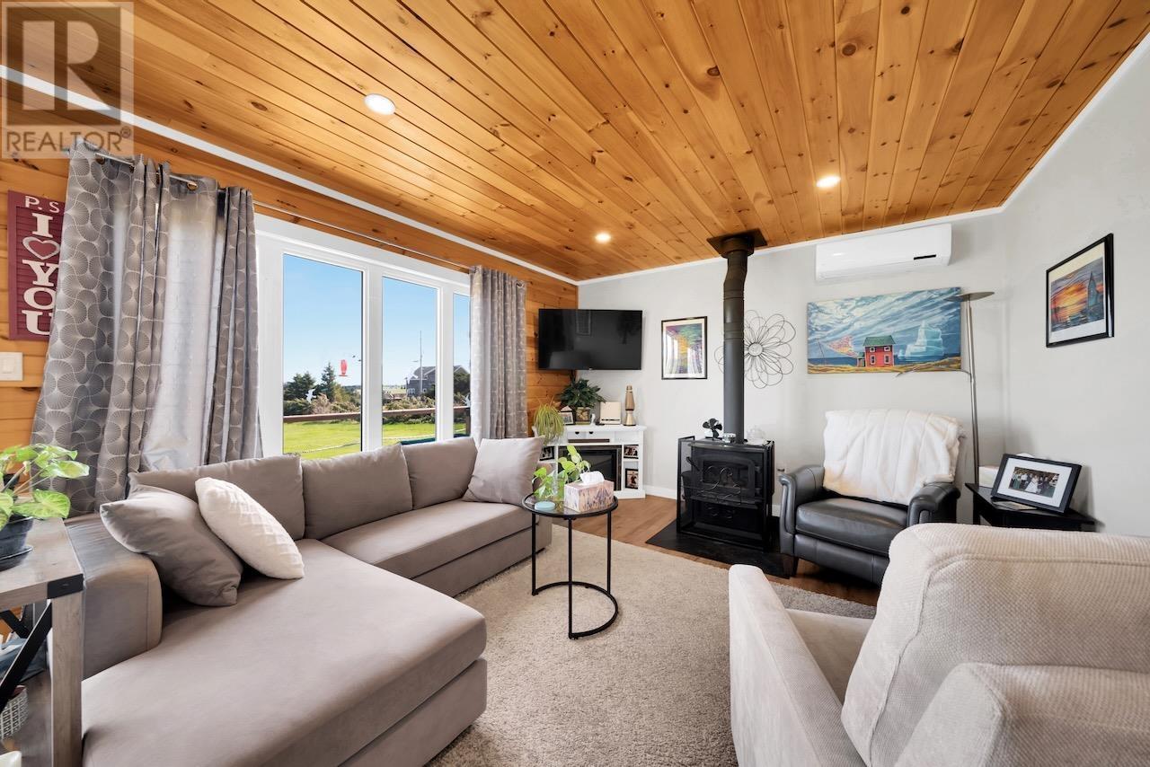 9 Beachview Crescent, Souris West, Prince Edward Island  C0A 2B0 - Photo 10 - 202613996