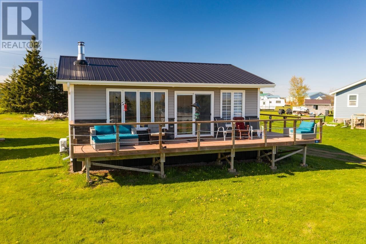 9 Beachview Crescent, Souris West, Prince Edward Island  C0A 2B0 - Photo 3 - 202613996