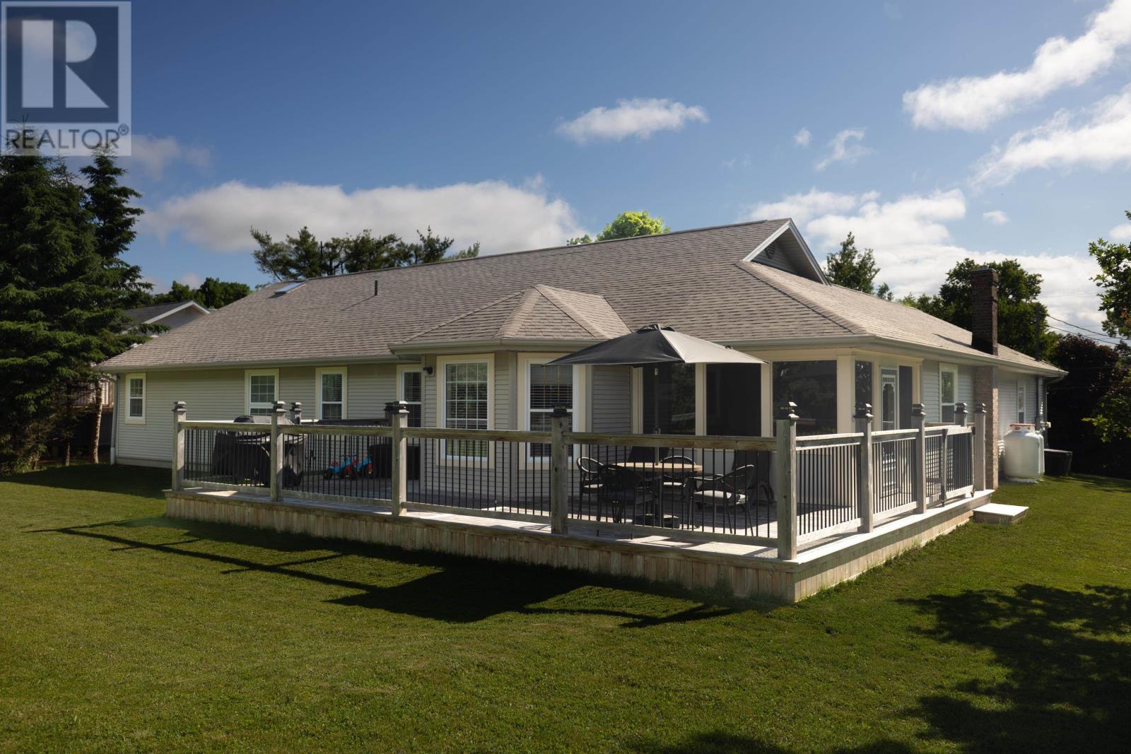77 Parkside Drive, Charlottetown, Prince Edward Island  C1E 1M8 - Photo 3 - 202614232