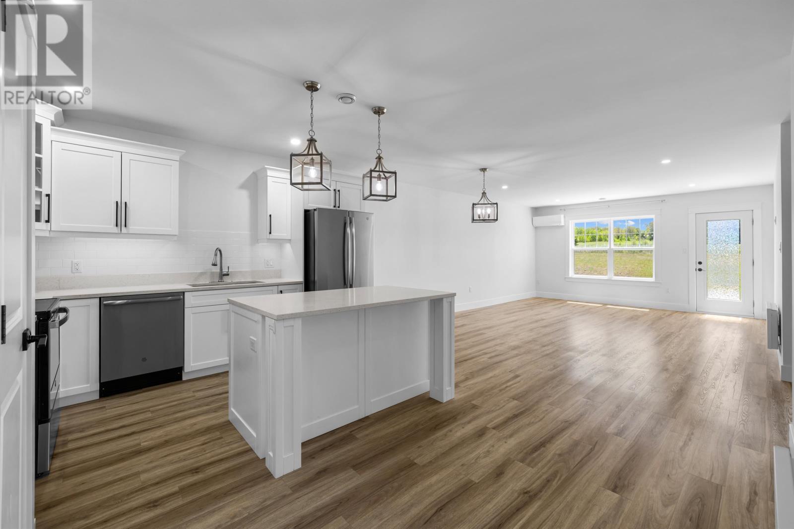 2 Harold Court, Cornwall, Prince Edward Island  C0A 1H3 - Photo 8 - 202614412