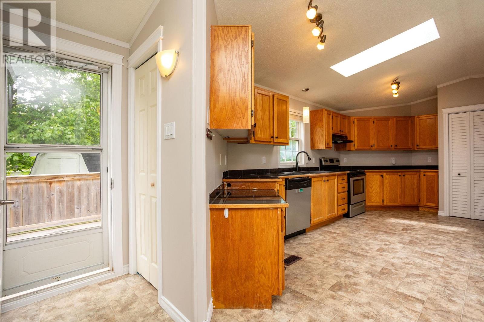 10 Port Place, Charlottetown, Prince Edward Island  C1E 1M2 - Photo 4 - 202614568
