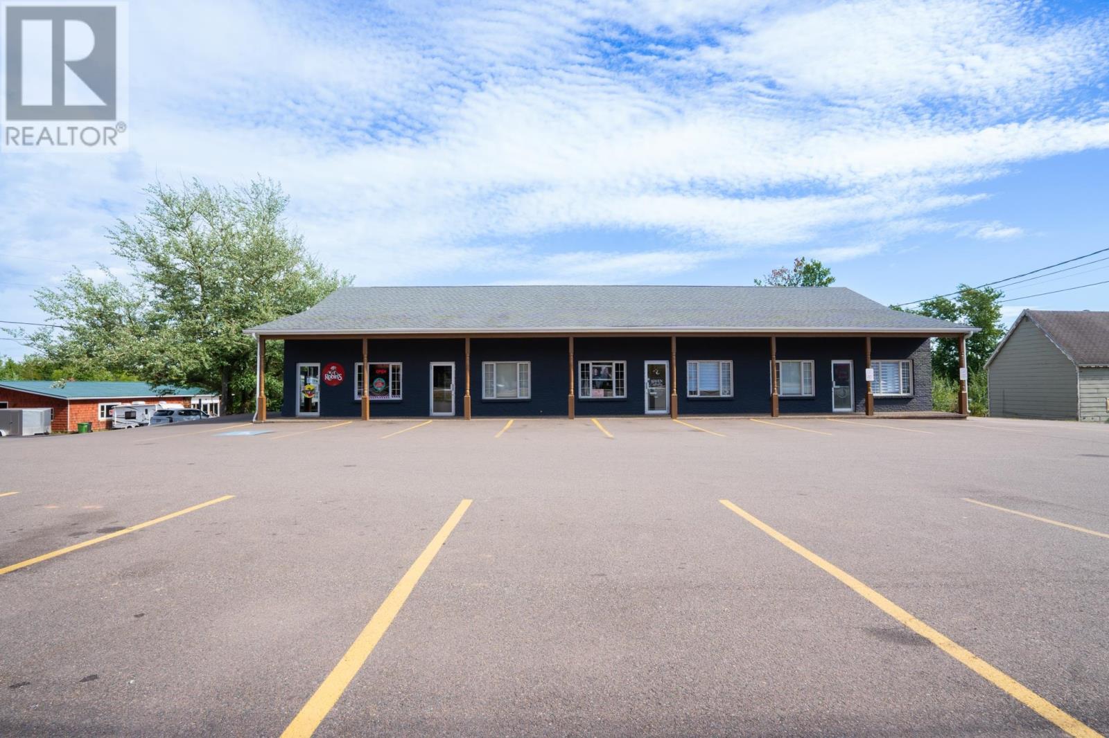 609 Main Street, Cornwall, Prince Edward Island  C0A 1H0 - Photo 5 - 202614033