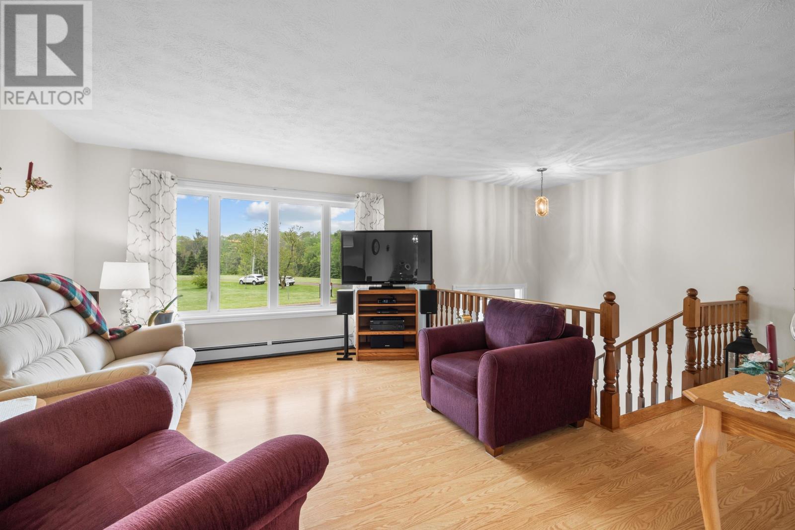8 Oakland Drive, Charlottetown, Prince Edward Island  C1C 1P3 - Photo 5 - 202614680