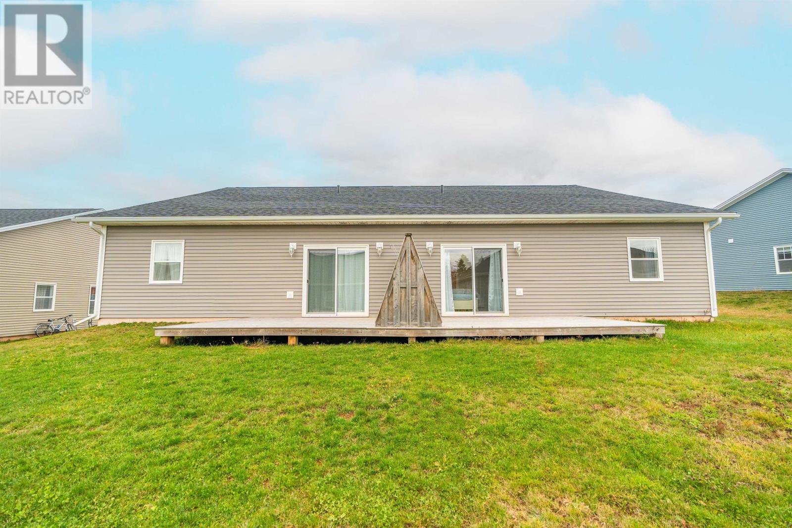 33-35 Aidan Street, Charlottetown, Prince Edward Island  C1E 3P9 - Photo 2 - 202614871