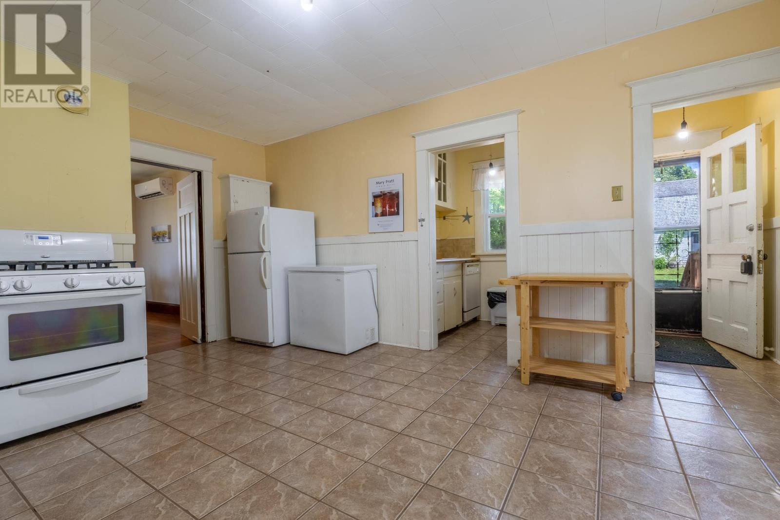 31 Breakwater Street, Souris, Prince Edward Island  C0A 2B0 - Photo 14 - 202615175