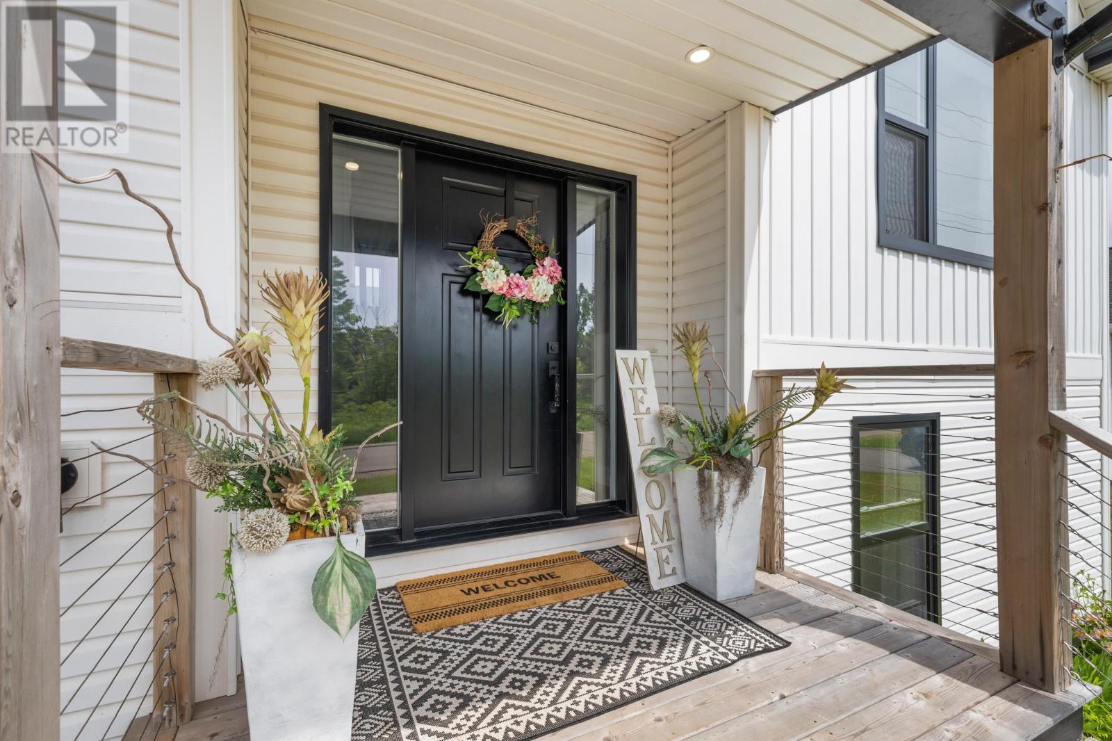 98 Kelly Heights, Stratford, Prince Edward Island  C1B 4M1 - Photo 2 - 202615427