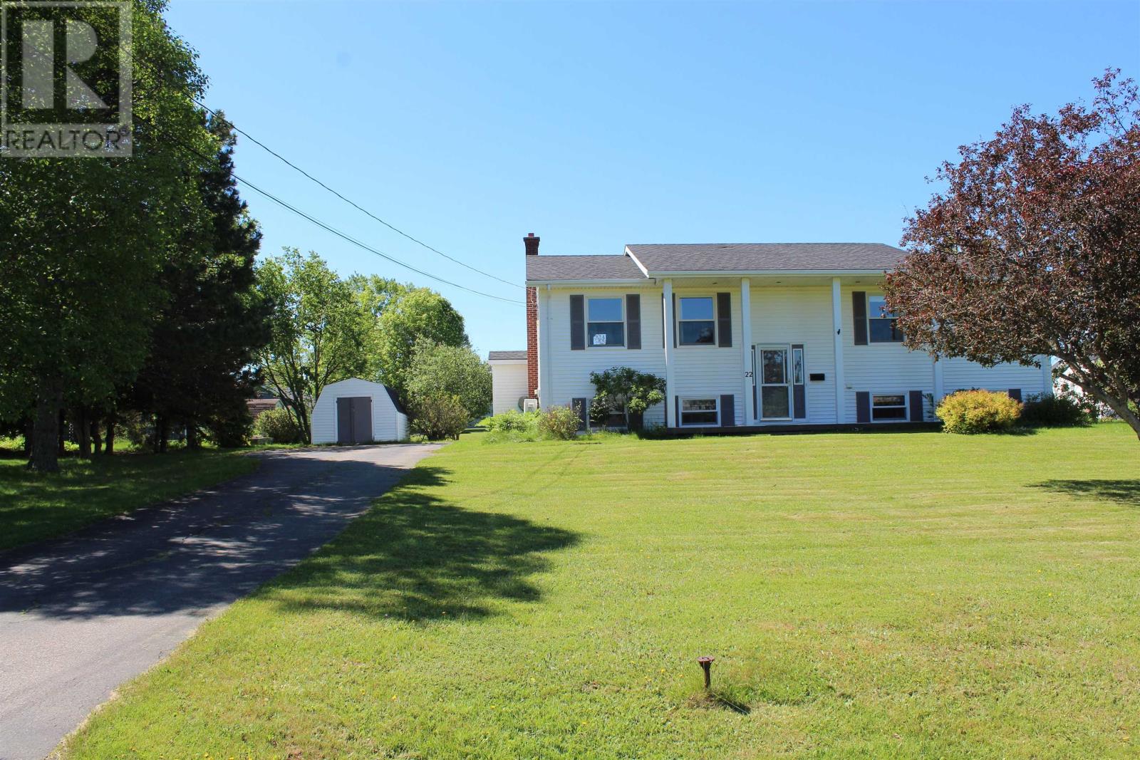 22 Maclauchlan Drive, Stratford, Prince Edward Island  C1B 1M2 - Photo 1 - 202615472