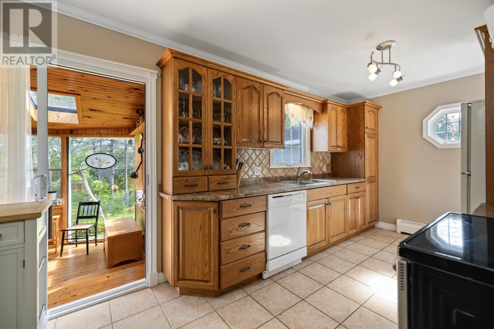 17 Towerwood Drive, Stratford, Prince Edward Island  C1B 1J5 - Photo 12 - 202615493
