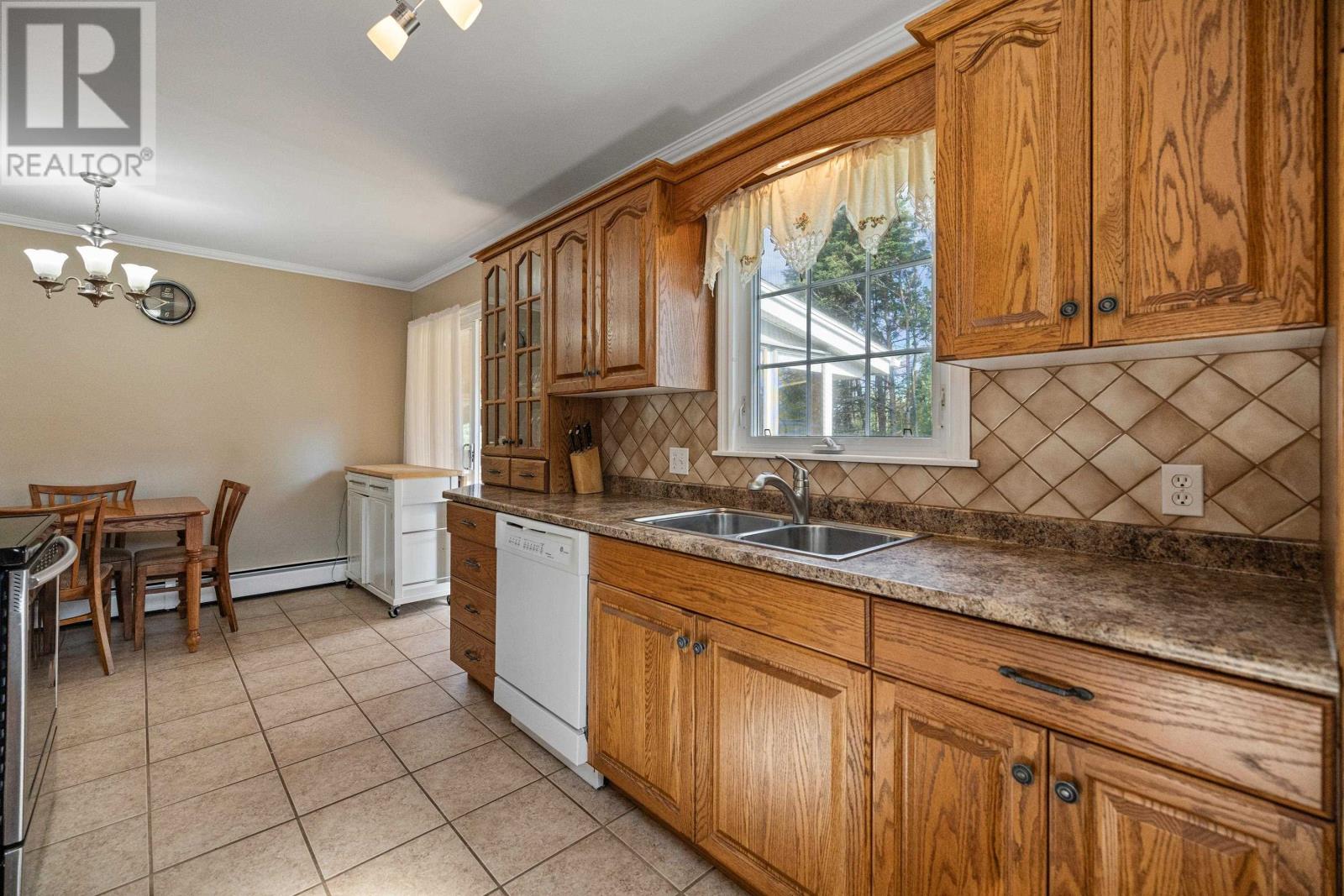 17 Towerwood Drive, Stratford, Prince Edward Island  C1B 1J5 - Photo 14 - 202615493