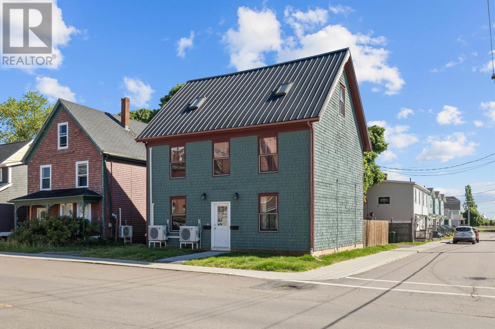 44 Weymouth Street, Charlottetown, Prince Edward Island  C1A 4Y5 - Photo 2 - 202615622