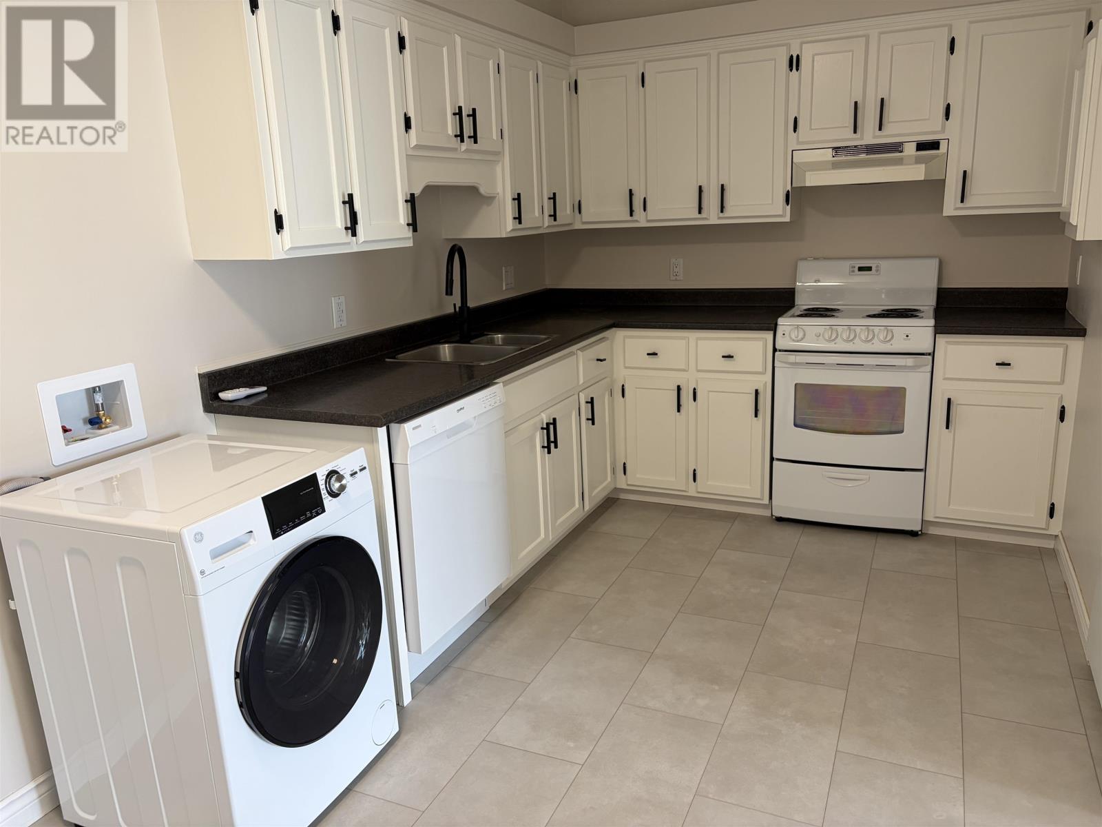 Unit 7 10 Glen Stewart Drive, Stratford, Prince Edward Island  C1B 2B2 - Photo 3 - 202615751