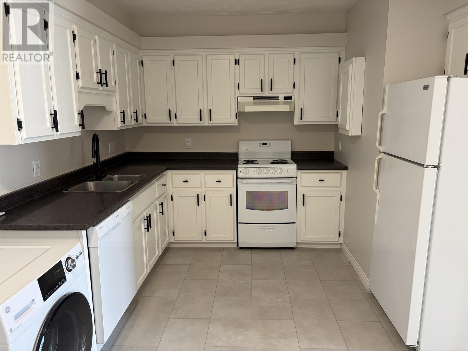 Unit 7 10 Glen Stewart Drive, Stratford, Prince Edward Island  C1B 2B2 - Photo 4 - 202615751