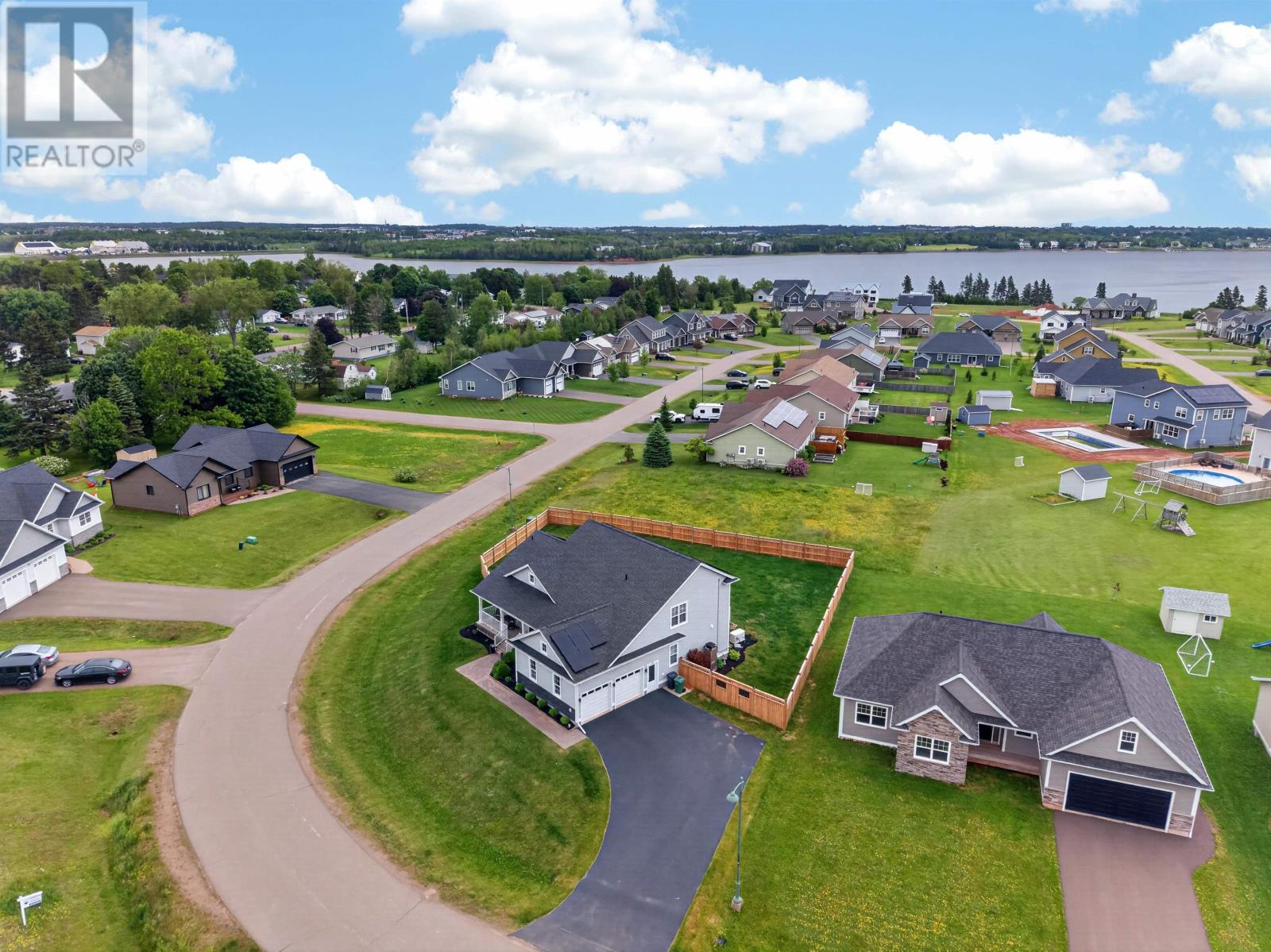 50 Lantern Crescent, Cornwall, Prince Edward Island  C0A 1H8 - Photo 3 - 202615760